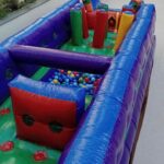 Aluguel Brinquedo Inflável Circuito de Obstáculos - Locação de Brinquedos Corujinha Feliz